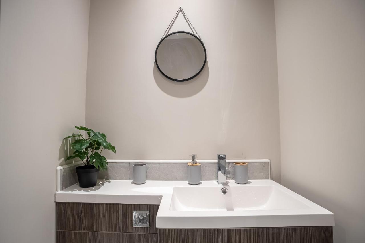 Elegant 1 Bedroom Apartments View & Parking By Opulent Sunderland (Tyne and Wear) Exterior photo